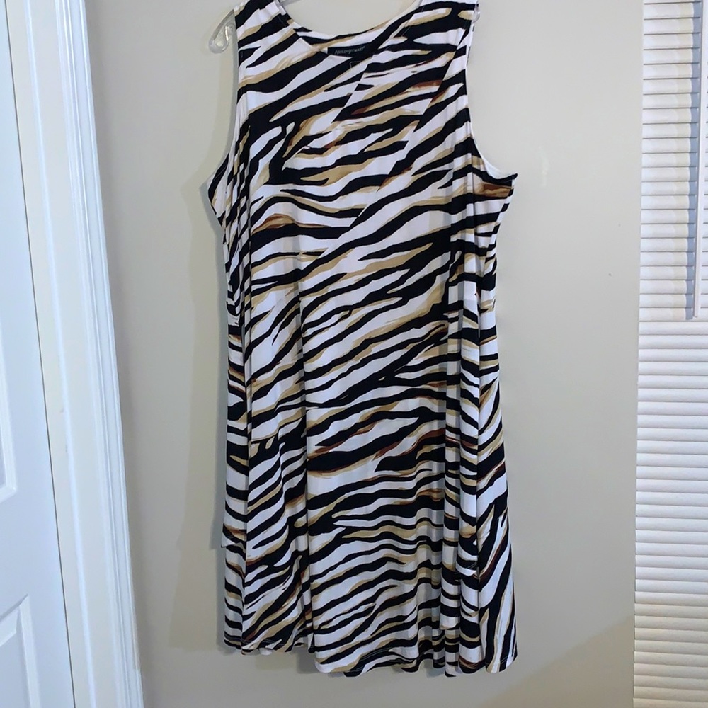 Sleeveless dress